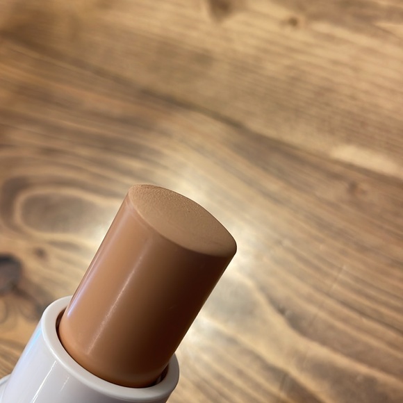 FREE with $35 Milk Flex Foundation Stick VANILLA - Picture 5 of 7